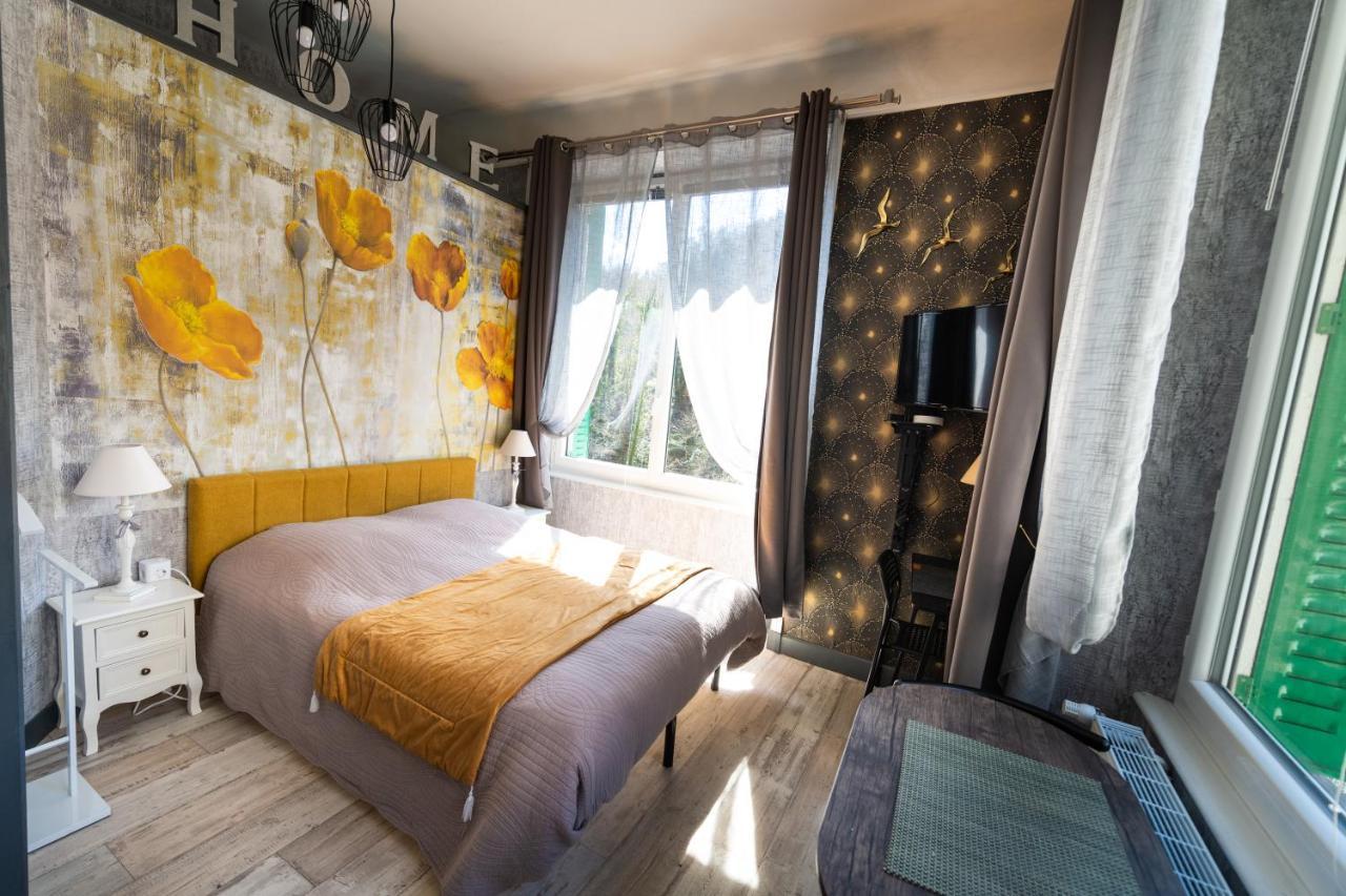 Studio Malou, Cuisine, Salle D'Eau, Terrasse Amenagee Olliergues Экстерьер фото