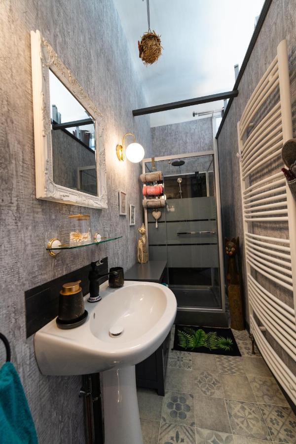 Studio Malou, Cuisine, Salle D'Eau, Terrasse Amenagee Olliergues Экстерьер фото